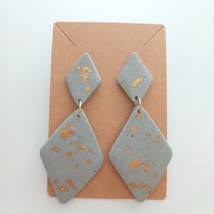 Fashion Jewelry Gray Dangle Earrings with Gold Leaf Accents